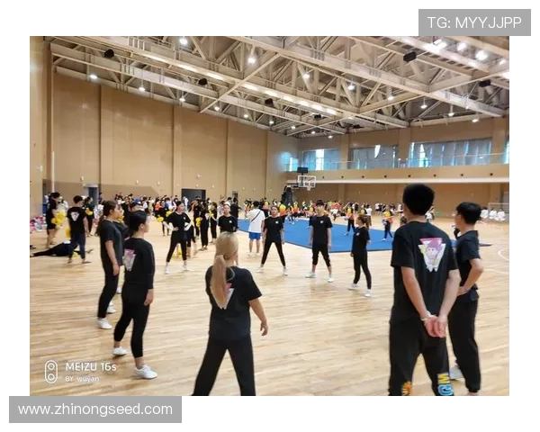 球迷狂欢节激情绽放城市之夜共赴荣耀梦想盛宴点燃全民热血再创巅峰 - 副本 (2) - 副本